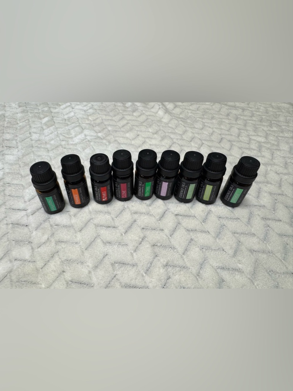 Black Essential Oil Bottle Set with Color Labels
9 set NEW WITHOUT TAGS